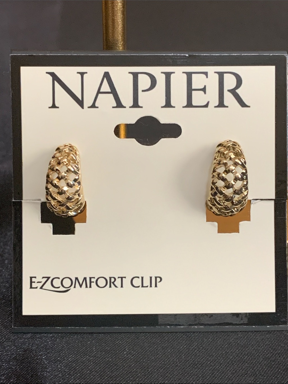 NWT Napier gold tone cut out clip on earrings